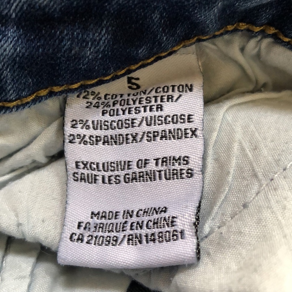 Eighty-Two Denim Distressed Jeans - Picture 10 of 10